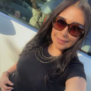 Meet your Posher, Sandra